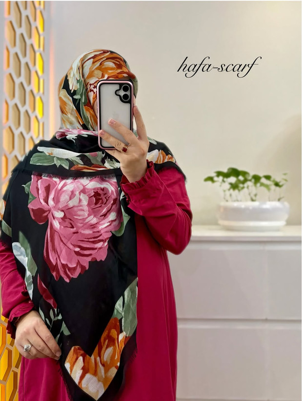 روسری نخ یونیک وارداتی طرح گل