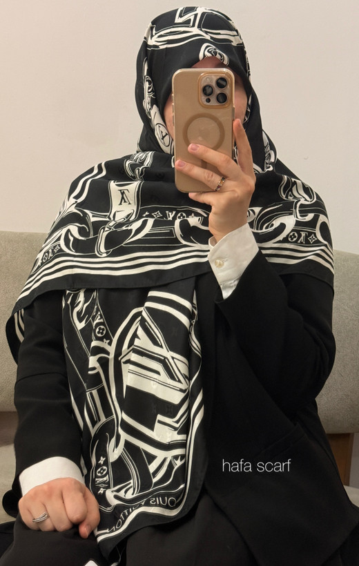 ابریشم ژاکارد سفید مشکی 140 در ۶طرح متنوع