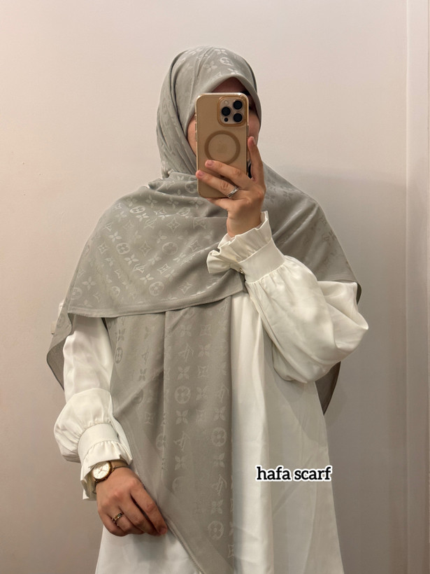 نخ ابریشم ژاکارد لویی ویتون قواره۱۴۰ وارداتی