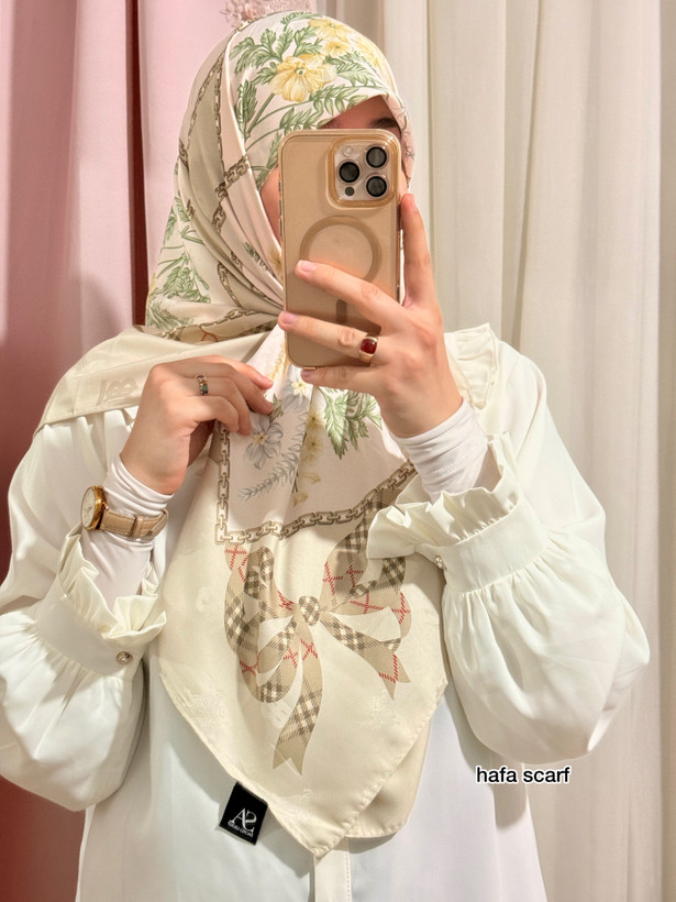 روسری ابریشم ژاکارد ۱۲۰