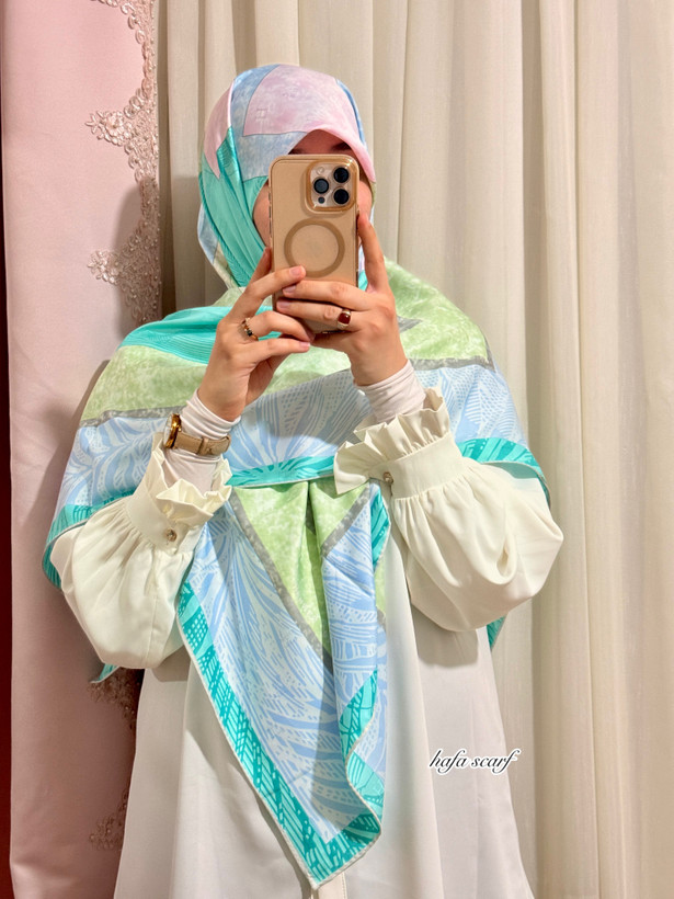 ابریشم ژاکارد در طرح آبرنگی