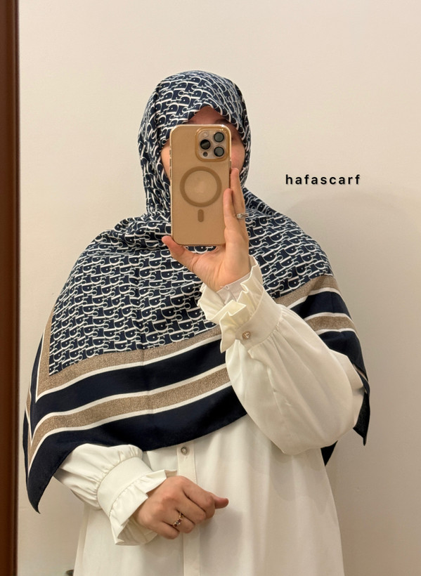 روسری سفید سورمه ای سیاسکارف