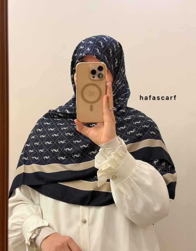 روسری سفید سورمه ای سیاسکارف