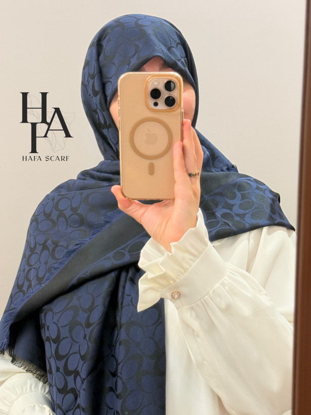 روسری کشمیر پاییزی از برند کوچ